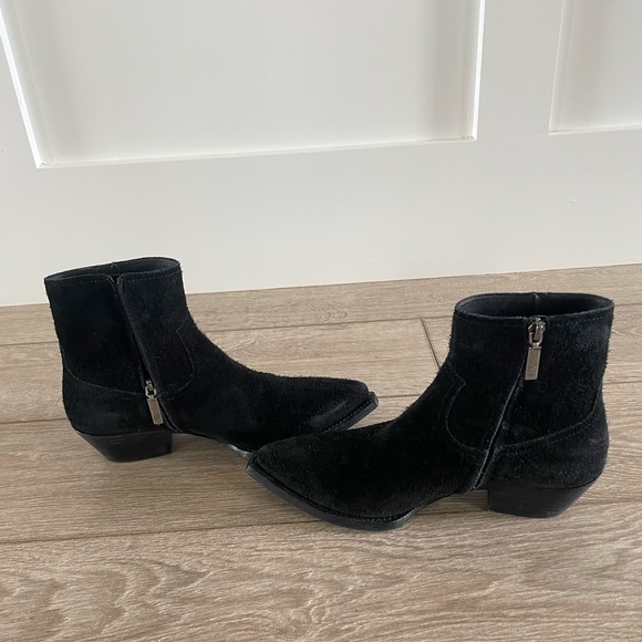 Saint Laurent Lukas suede boots - Picture 5 of 7